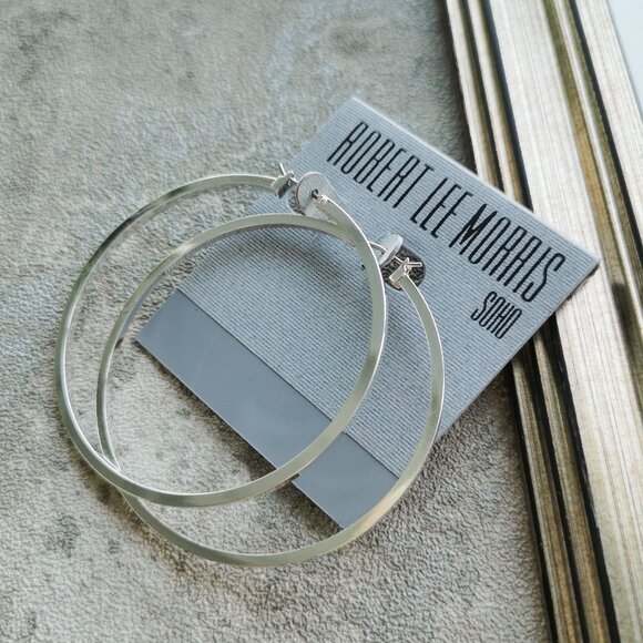 ROBERT LEE MORRIS Silver Hoop Earrings Elegant Fashion Jewelry - Picture 2 of 4